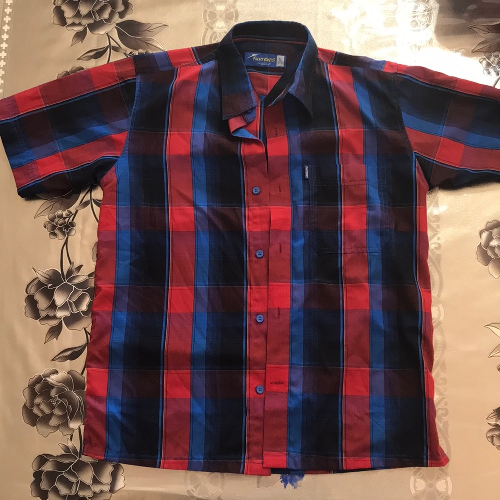 Buttons down shirt